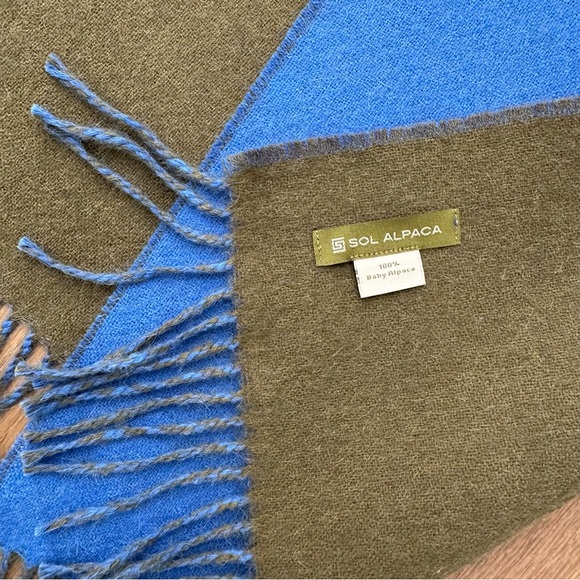 Sol Alpaca 100% Baby Alpaca Dual Color Oblong Scarf in Blue and Olive 71"l - Picture 5 of 7